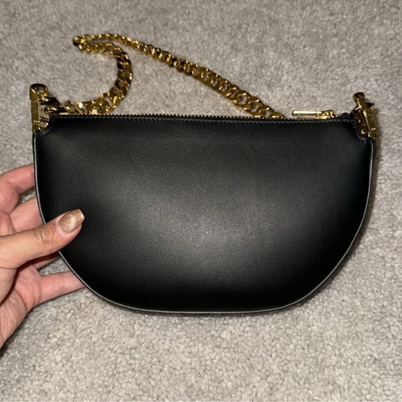 Pre-loved Mint Burberry Olympia Mini Shoulder Bag!
$899 100% authentic - Picture 4 of 9